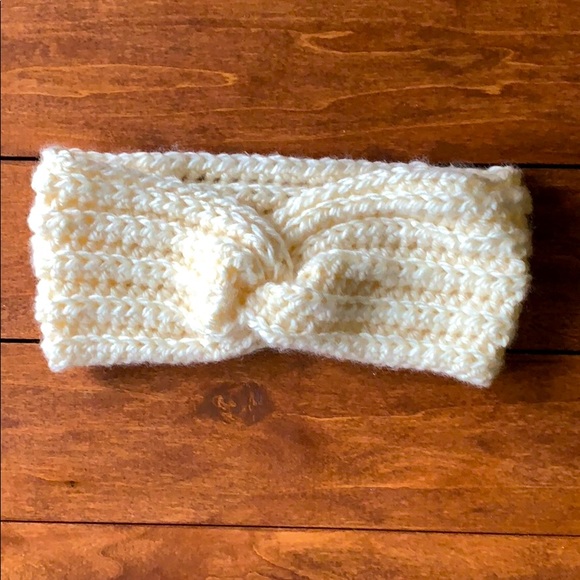 White chunky headband - Ear Warmer - Handmade - Picture 1 of 3